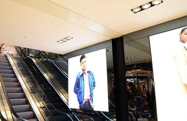 Coopers Fire concertina fire curtains at Topshop Retail Oxford