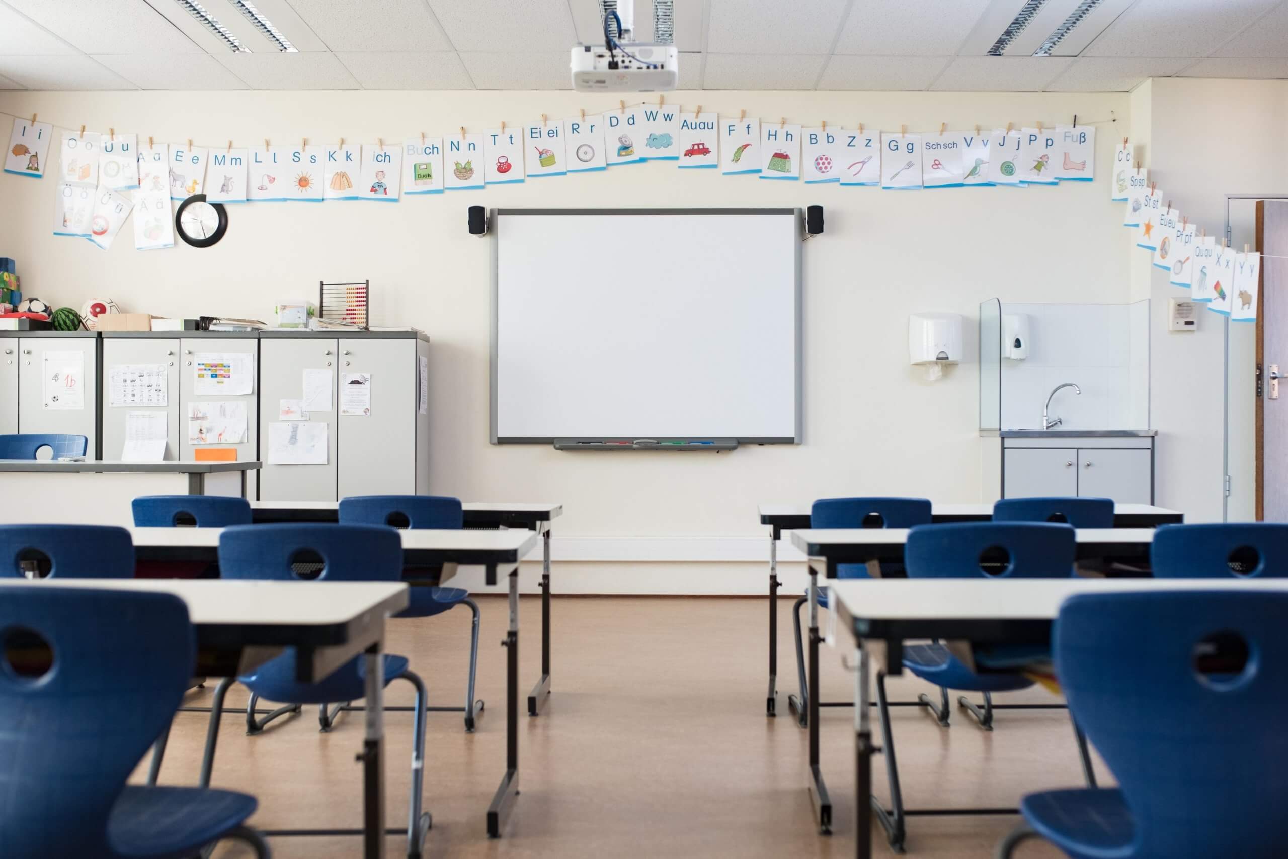 Fire curtains in schools: Keeping empty schools safe all year round
